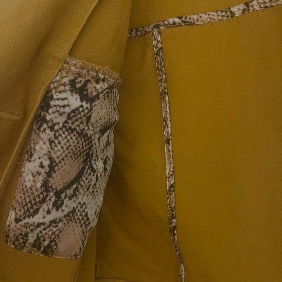 Anthropologie. NORA flounce sleeve trucker cropped jacket in mustard yellow - Picture 9 of 10
